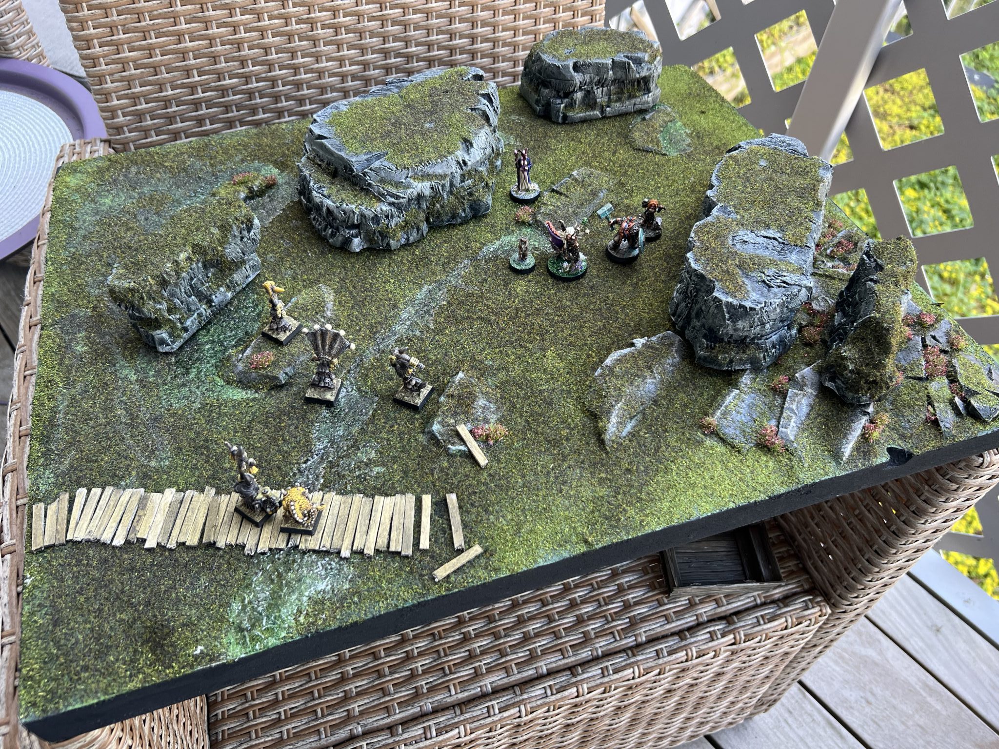 Miniature Wargame Terrain Grassy Hill Rocky Edge S154 Warhammer 40K D& –  Adventures And Hobbies