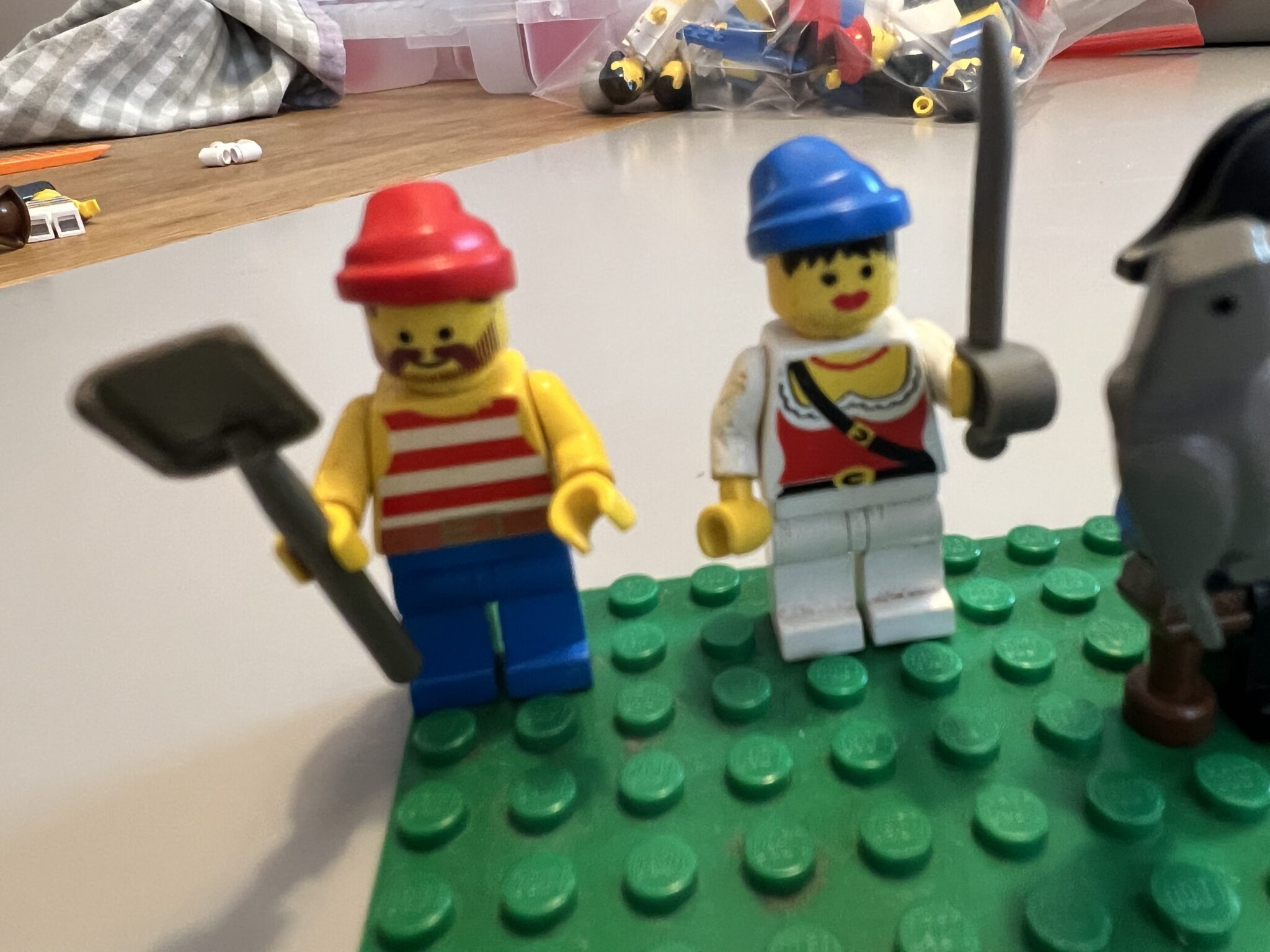 LEGO – 6251: Pirate Minifigures (1989) – Scrollmaster